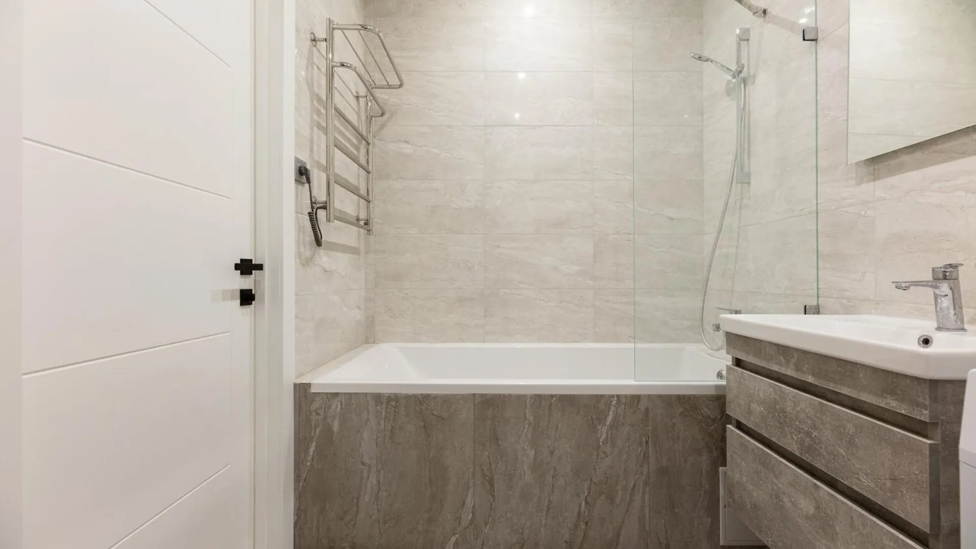 Nyvky Like Home - Manchattan City - Квартира 275 Kyiv